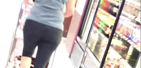  WHITE COUGAR SPANDEX BOOTY CANDID 6